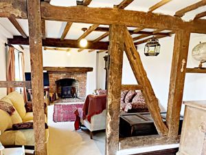 Lounge- click for photo gallery